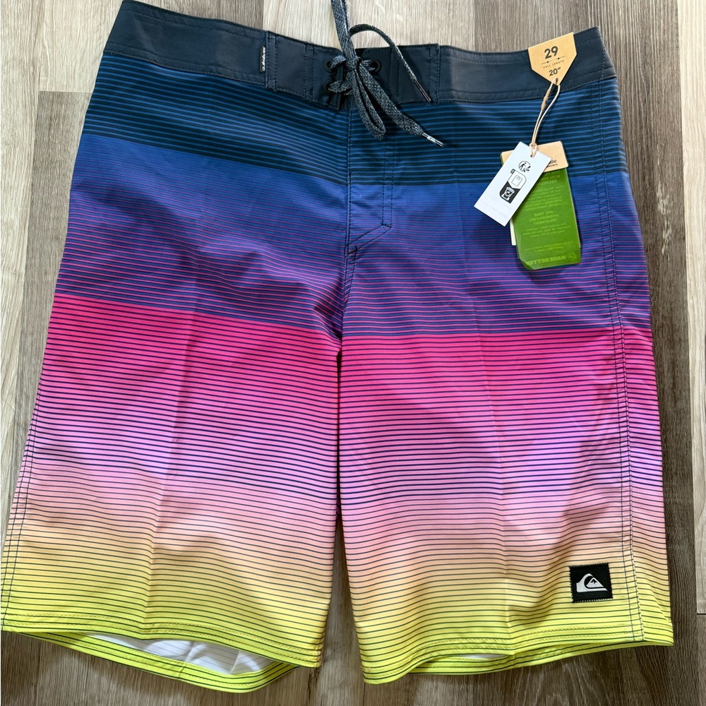 Quiksilver Men's Standard Surfsilk Massive 20 Boardshort Swim Trunk Size 29 NWT